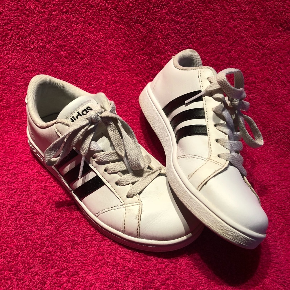 Boys Navy White Adidas size 1